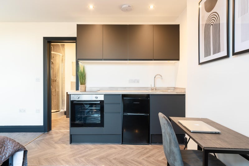 Room Warwick Road in Metropolitan Borough of Solihull