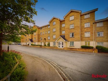 Flat Cassin Drive in Cheltenham