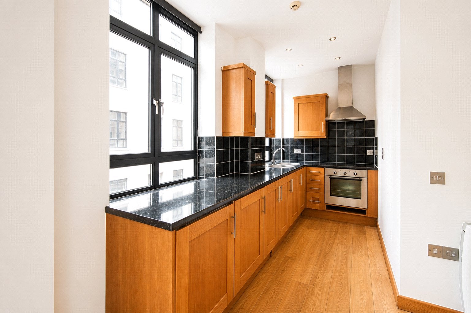 Flat Colston Avenue in Bristol