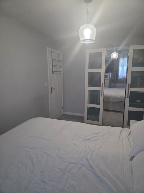 Room Parish Way in Harlow