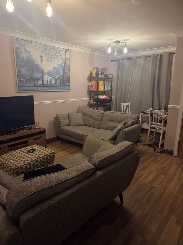 Room Parish Way in Harlow