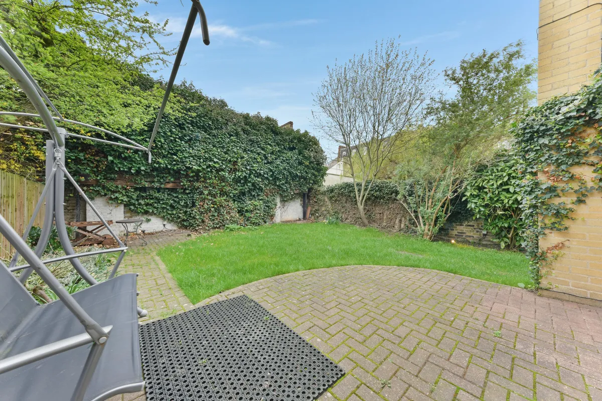 House Ardshiel Close in Greater London