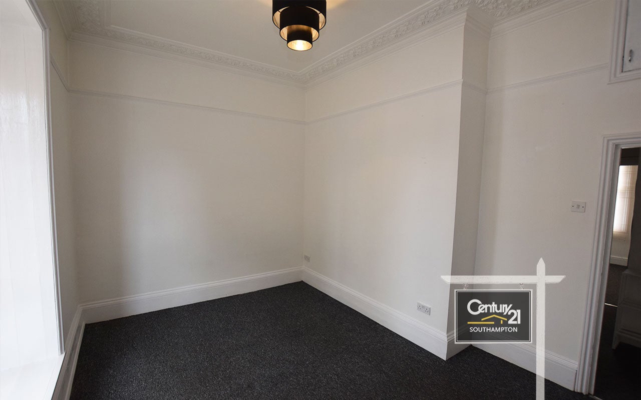 Flat Cranbury Place in Southampton