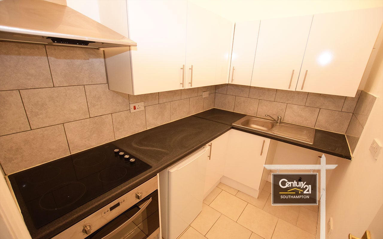 Flat Cranbury Place in Southampton