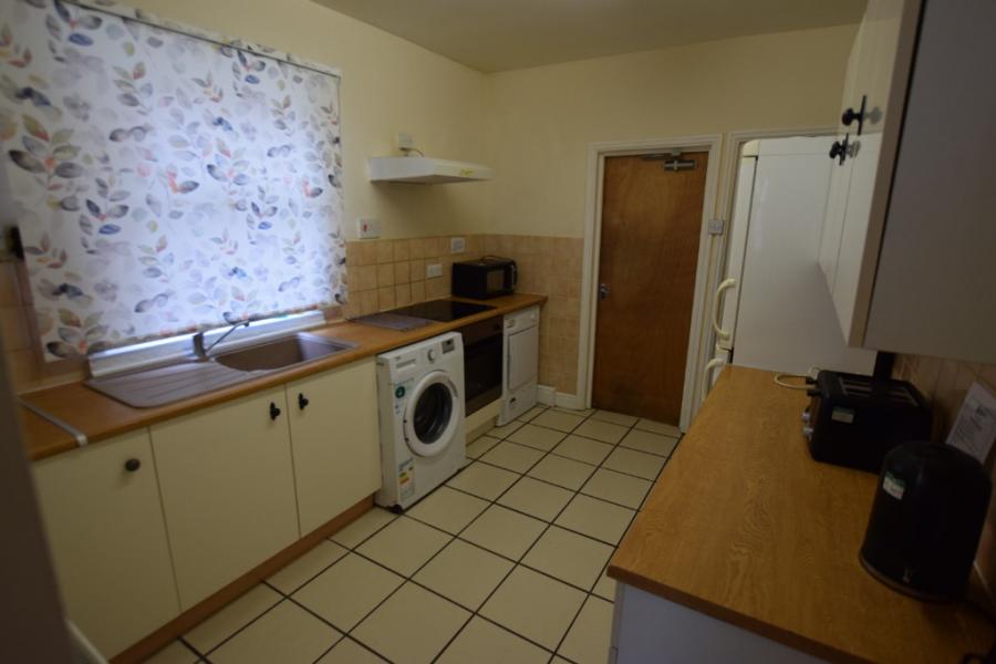 Room Cecil Road in Northampton