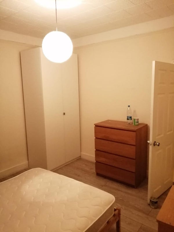 Room Windsor Road in Greater London