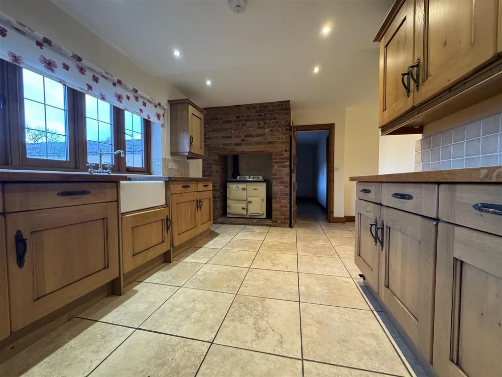 House Middlemoor Drove in North Petherton