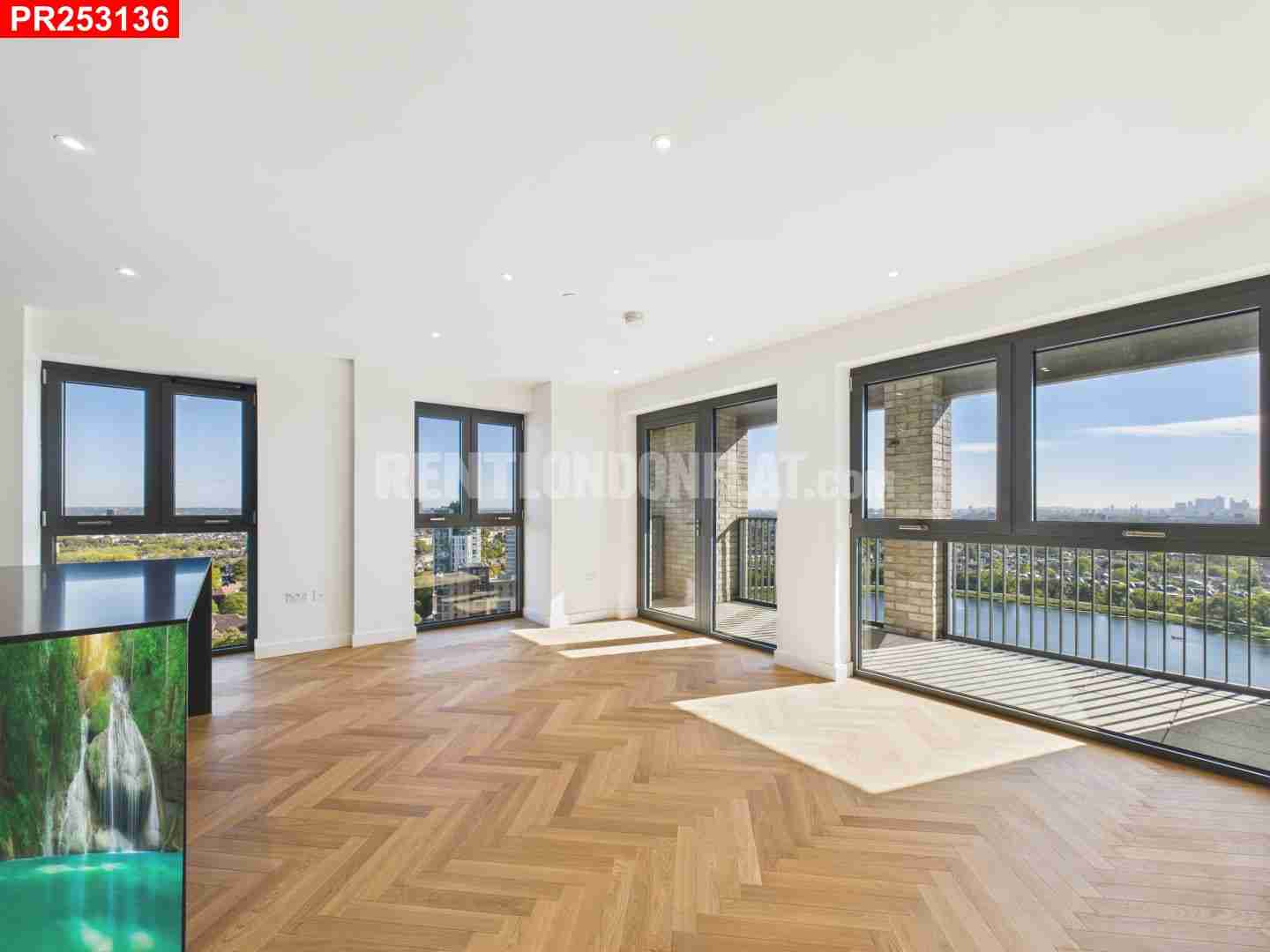 Flat Goodchild Road in Greater London