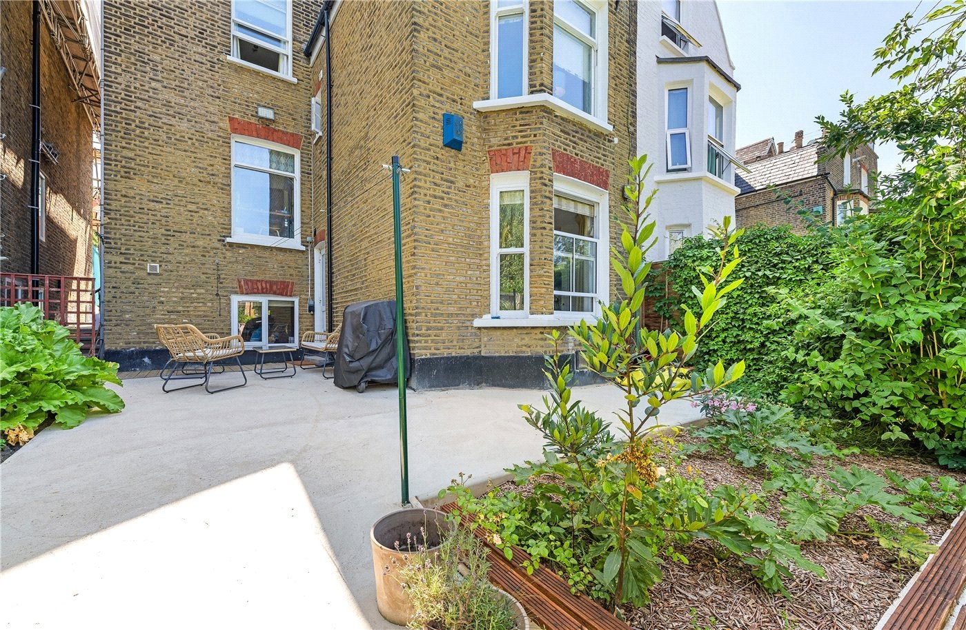 Flat Marmora Road in Greater London