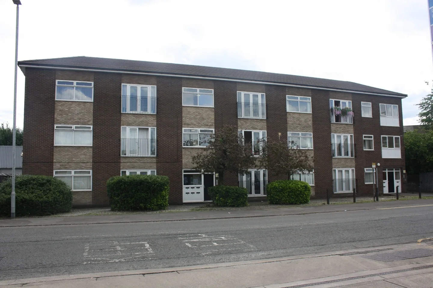 Flat Oldham Road in Middleton
