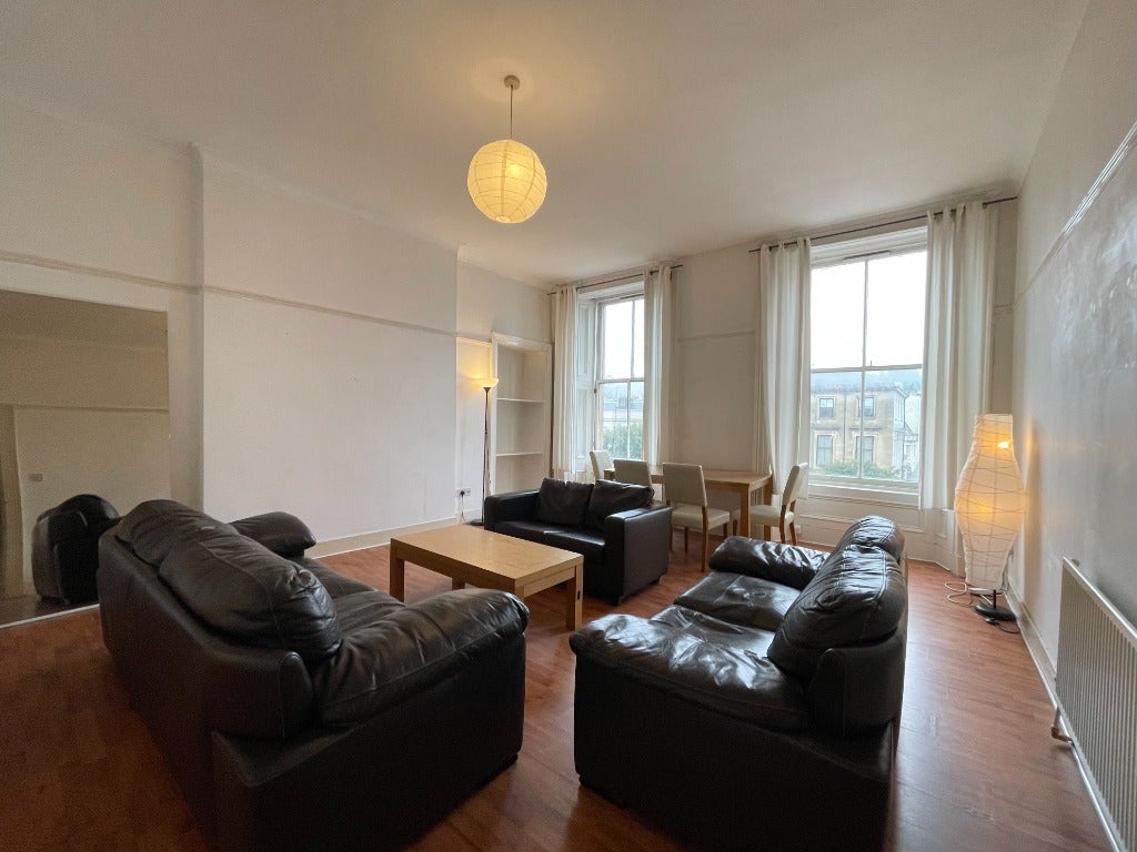 Flat Elmbank Crescent in Glasgow
