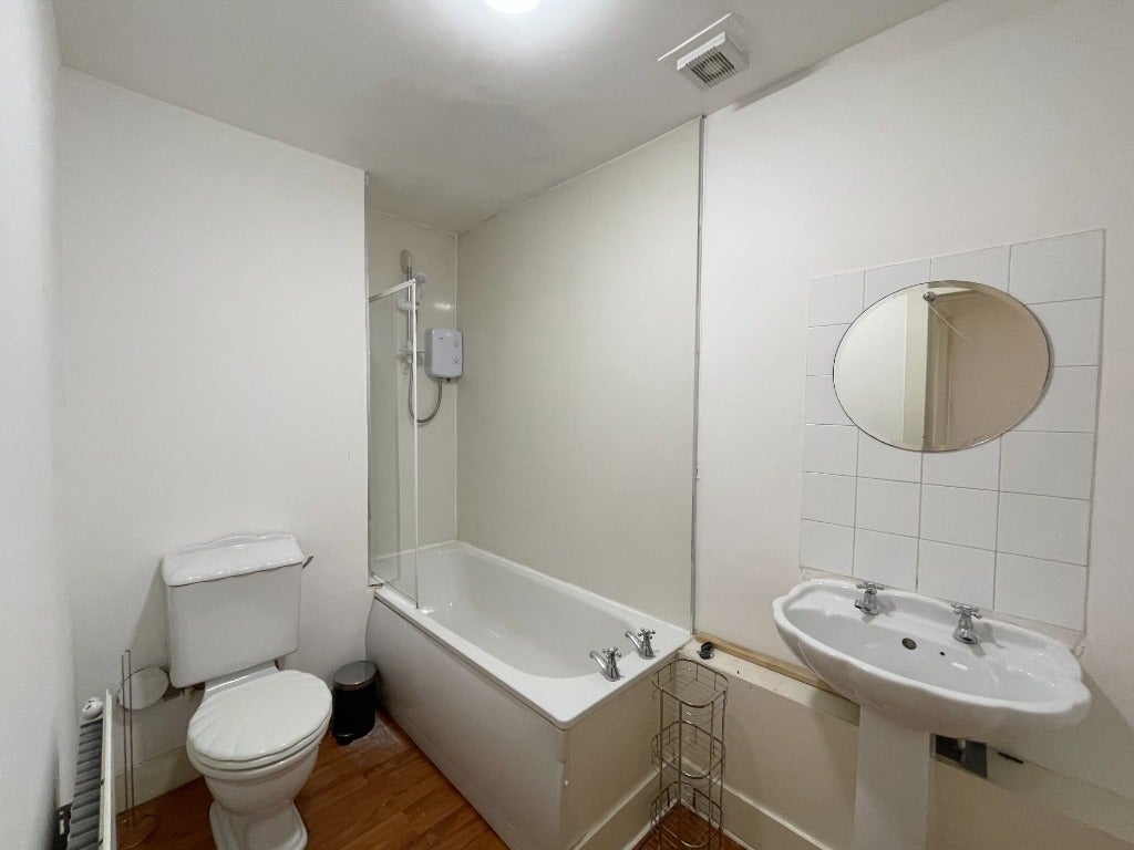 Flat Elmbank Crescent in Glasgow