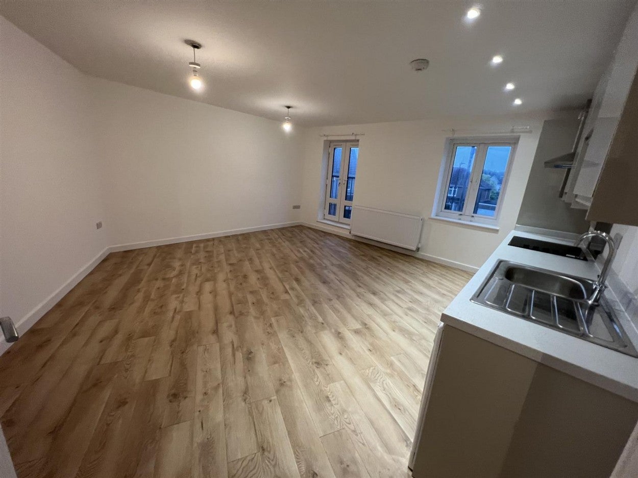 Flat Beaufort Road in Kingswood