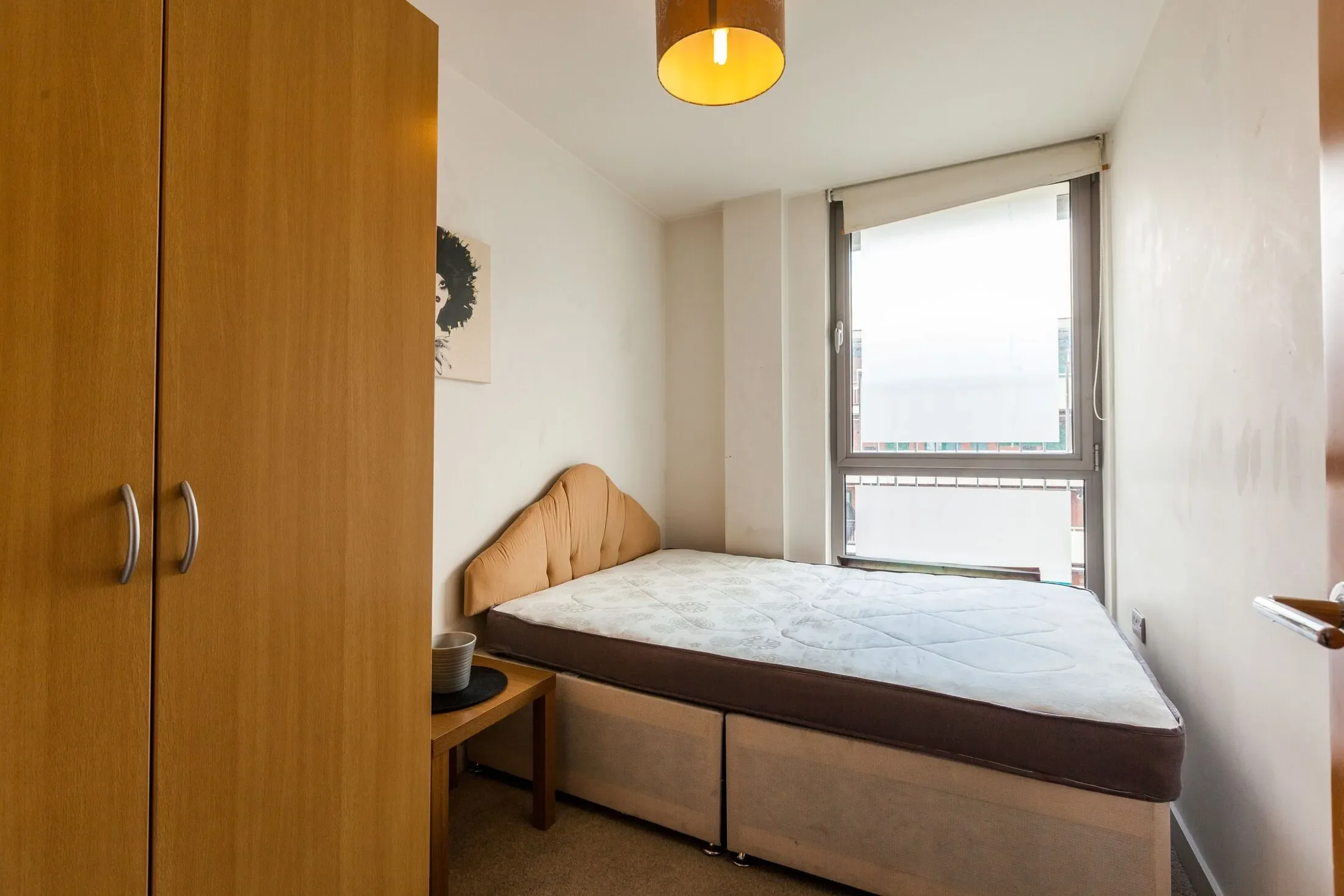 Flat Christian Street in Greater London