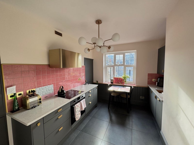 Room Shore Road in Greater London