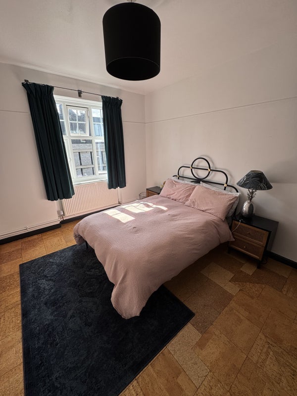 Room Shore Road in Greater London