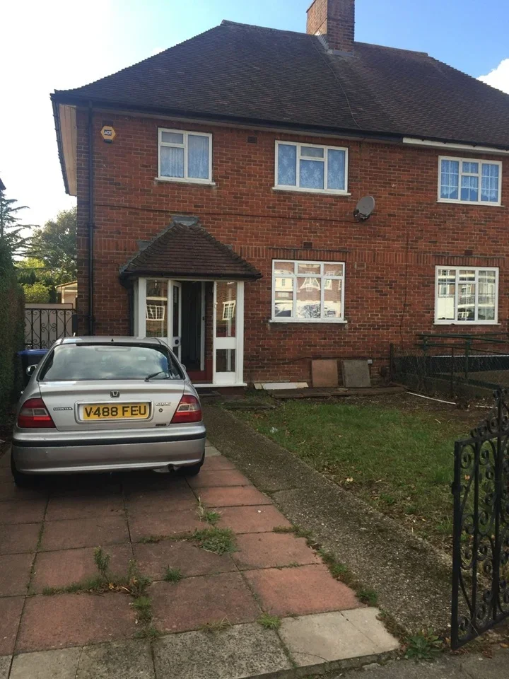 House Reservoir Road in Greater London