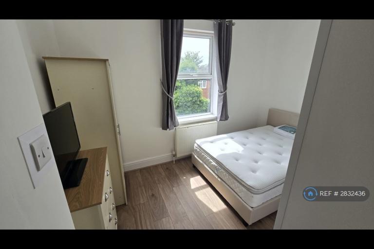 Room Linley Road in Stoke-on-Trent