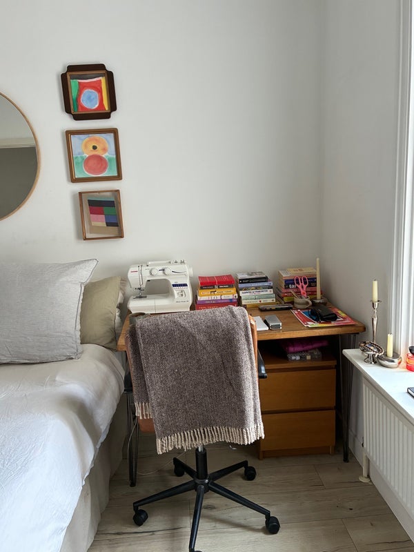 Room Glenarm Road in Greater London