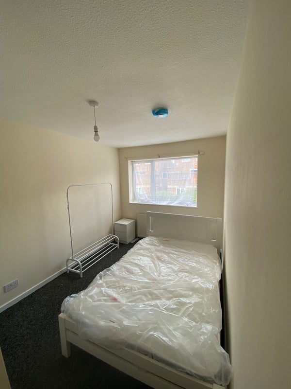 Room Steeple Hall in Basildon