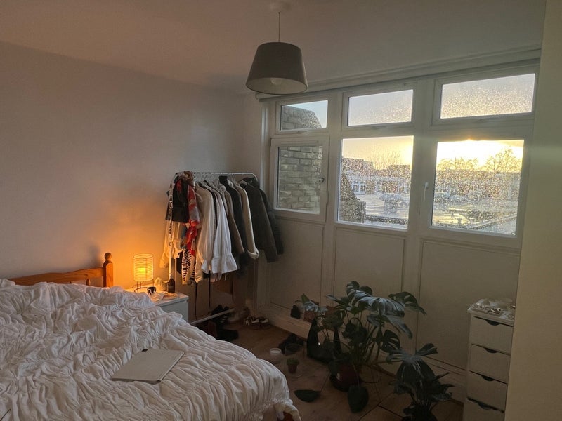 Room Stockwell Park Road in Greater London