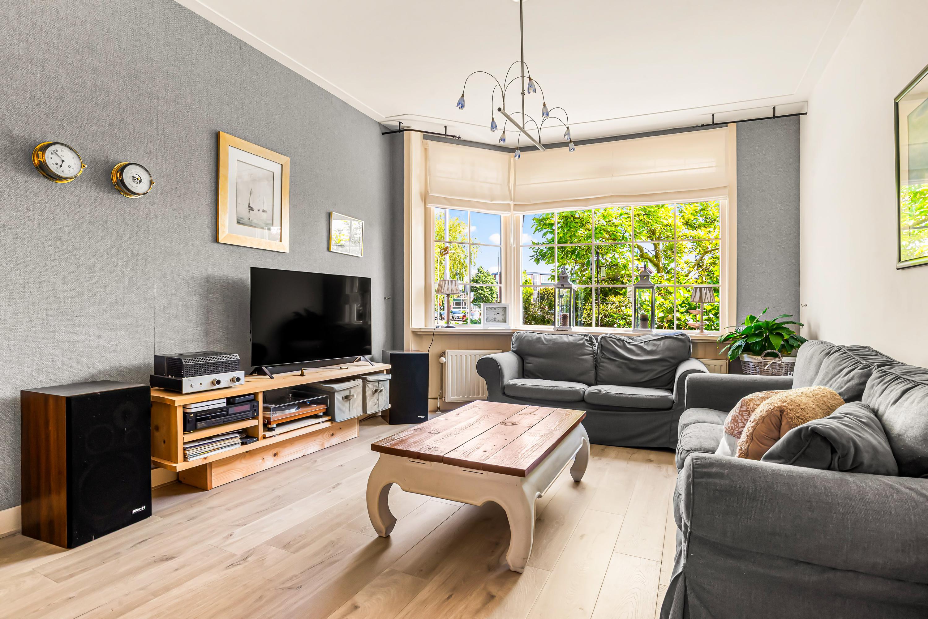 Hoekwoning te koop: Hagelingerweg 277, Santpoort-Noord