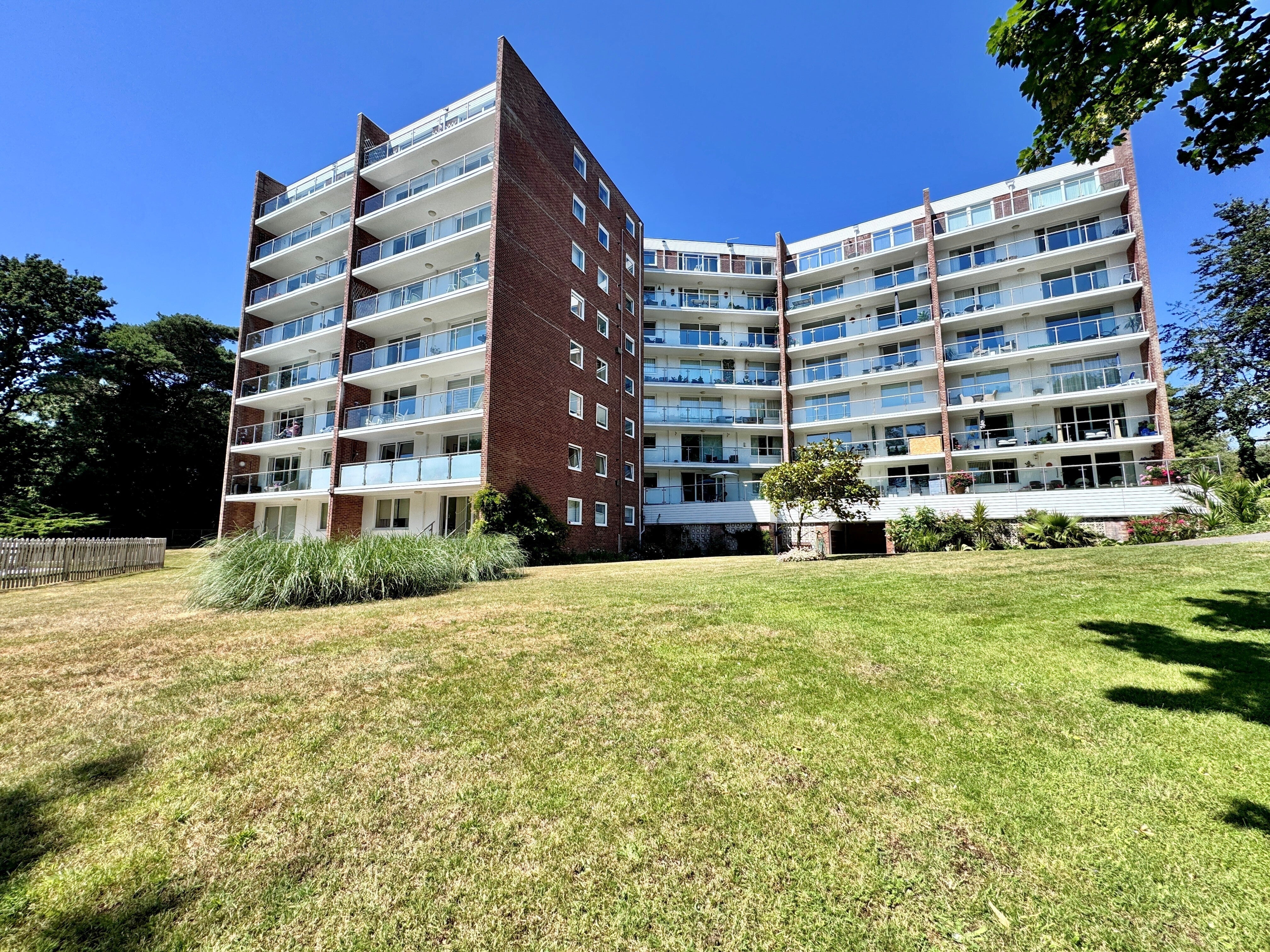 Flat Sandbourne Road in Bournemouth