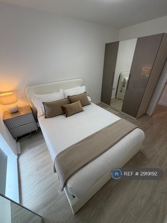Room High Street in Grays