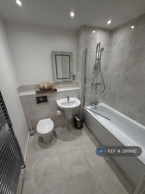 Room High Street in Grays