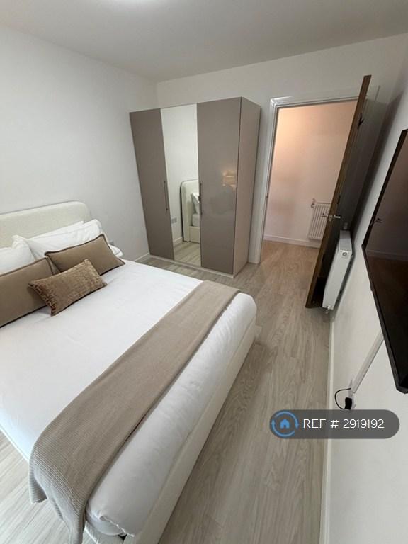 Room High Street in Grays