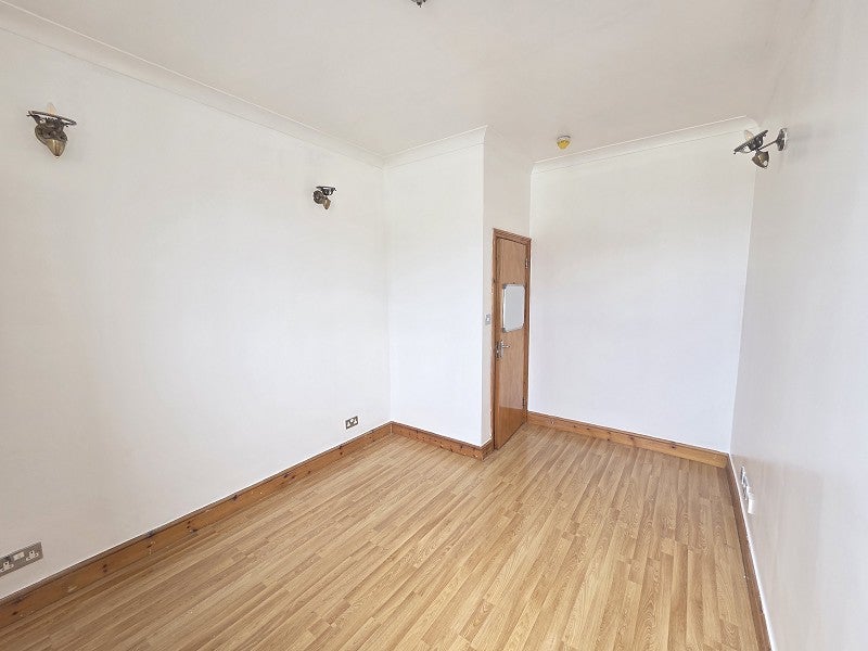 Flat Stockwell Road in Greater London