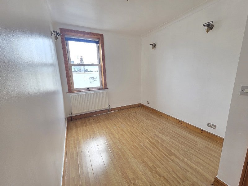 Flat Stockwell Road in Greater London