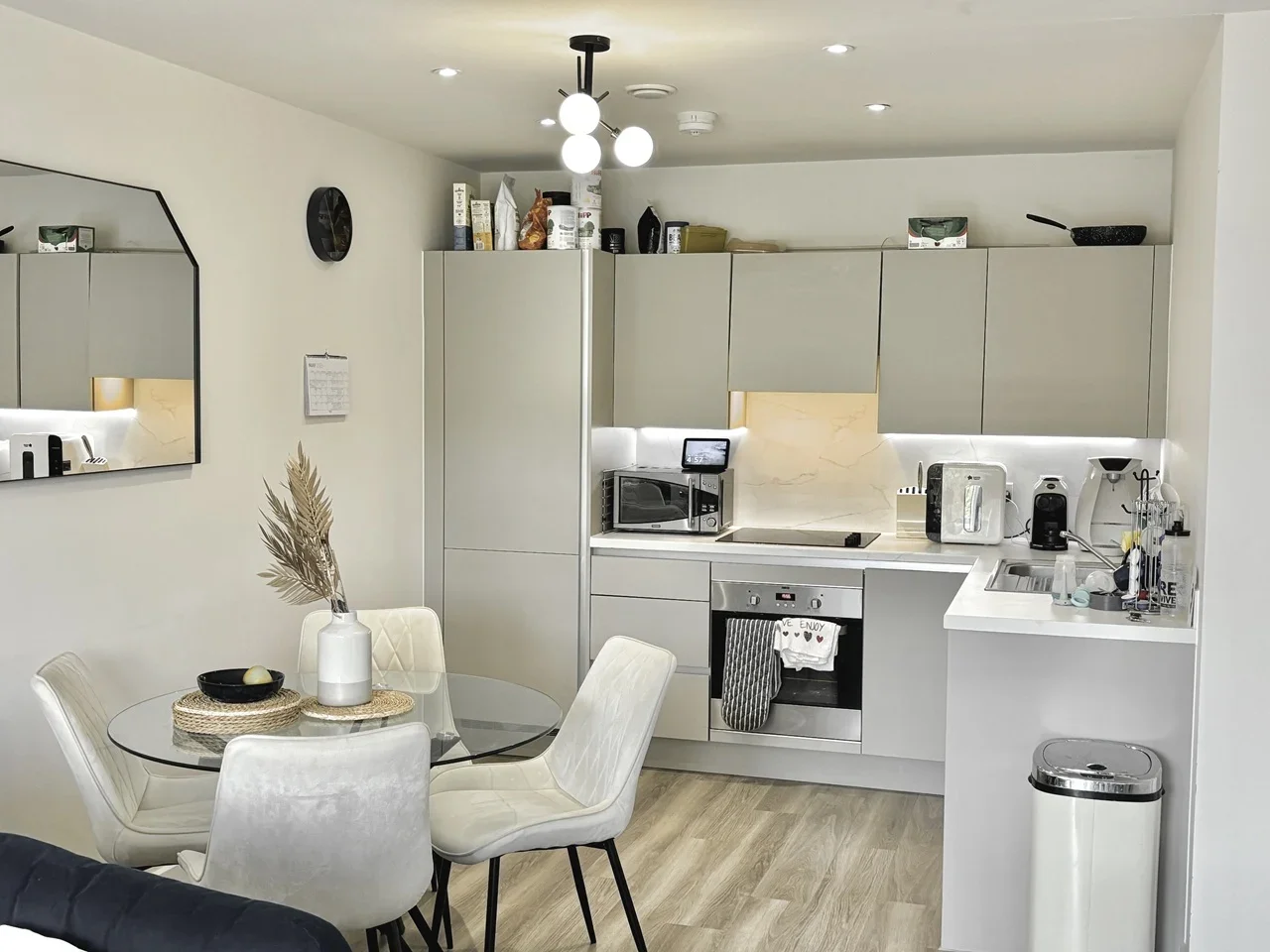 Flat Springfield Drive in Greater London
