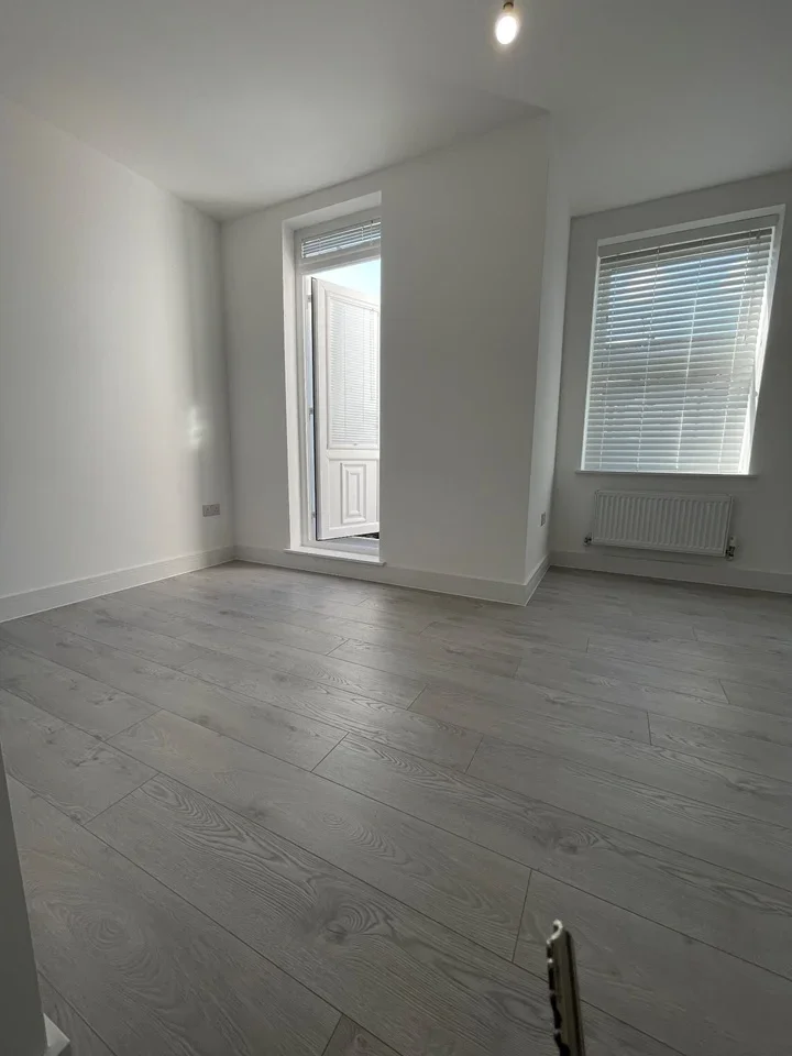 Flat Tottenhall Road in Greater London