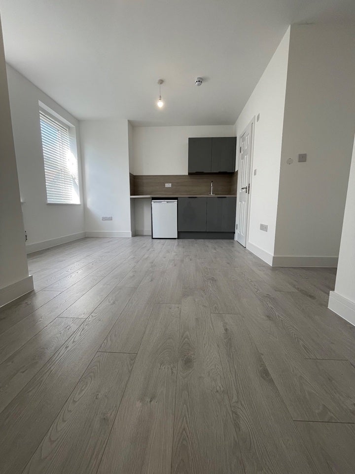 Flat Tottenhall Road in Greater London