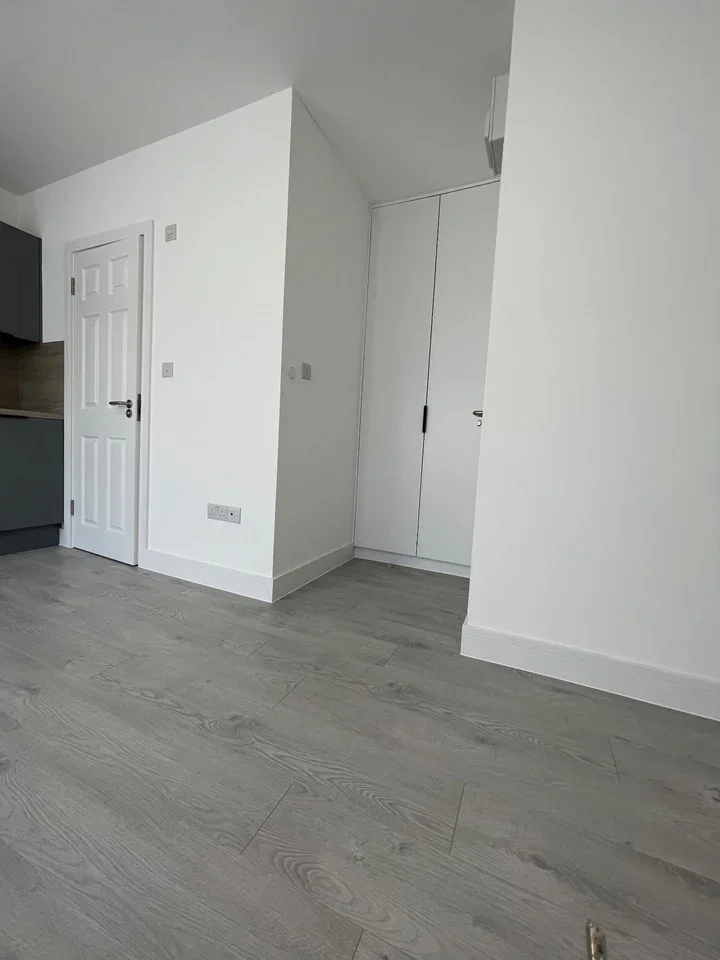 Flat Tottenhall Road in Greater London