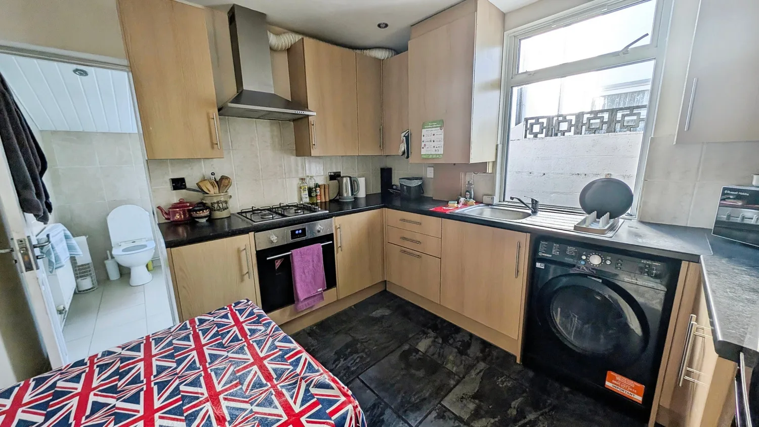 Room Daniel Street in Cardiff