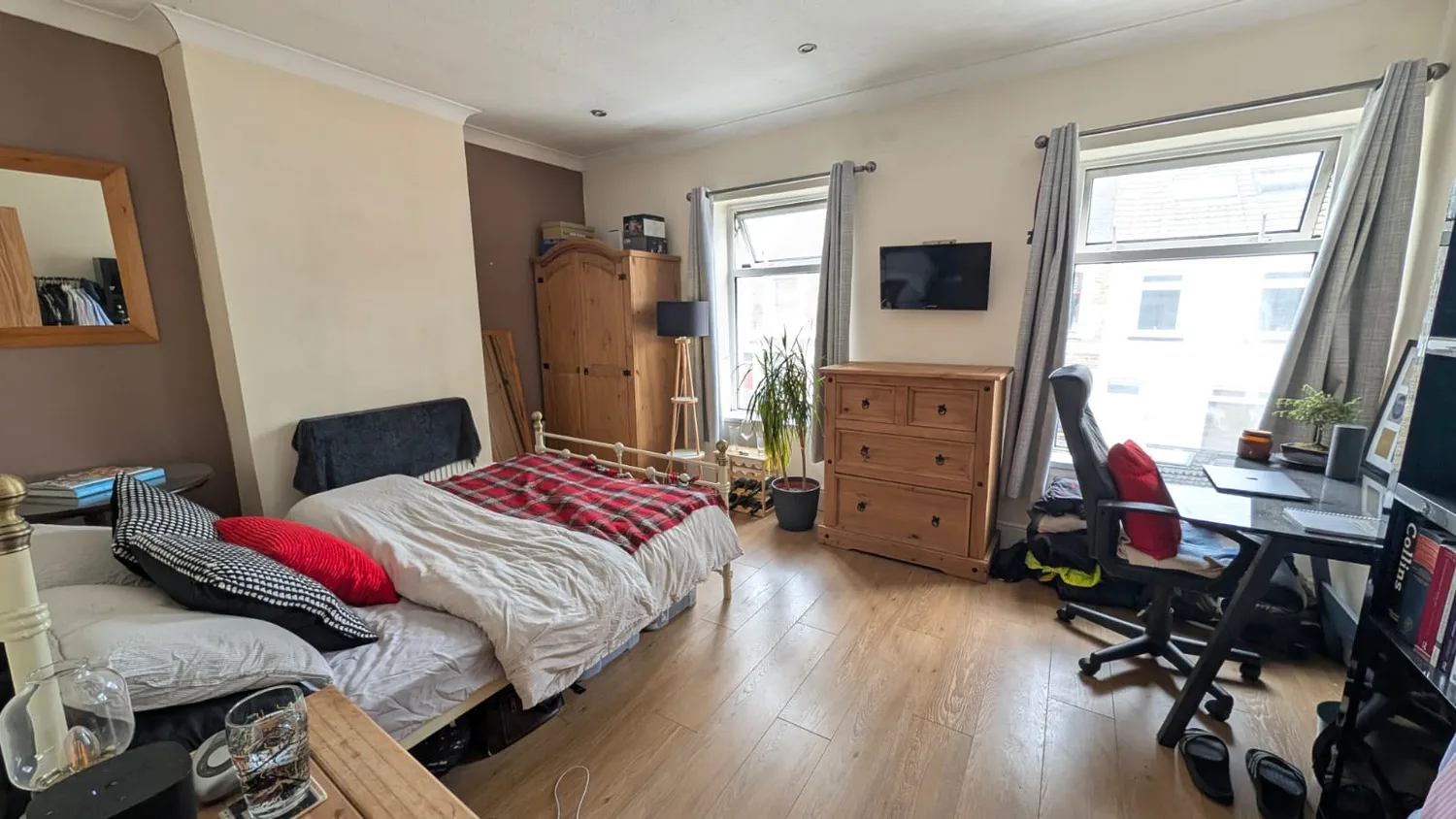 Room Daniel Street in Cardiff