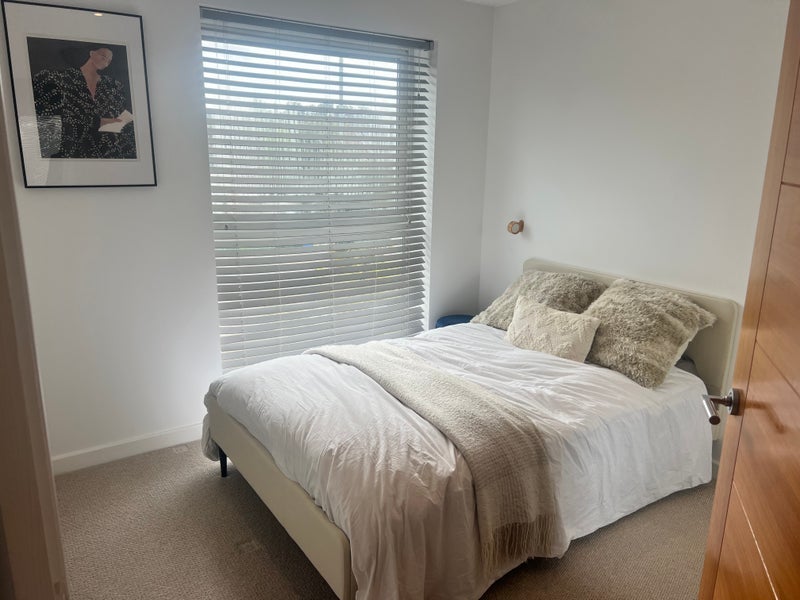 Room Sandbanks Road in Poole
