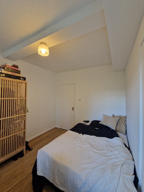Room Wilmot Street in Greater London