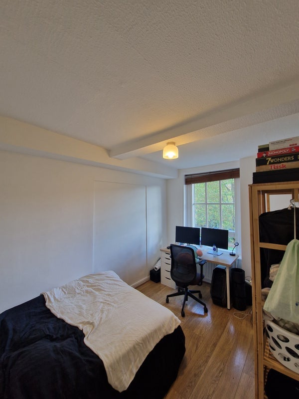 Room Wilmot Street in Greater London