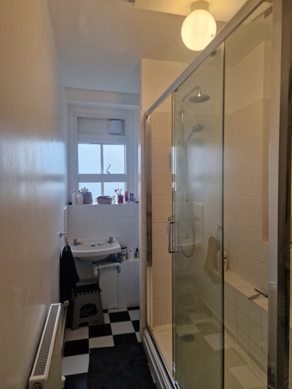 Room Wilmot Street in Greater London