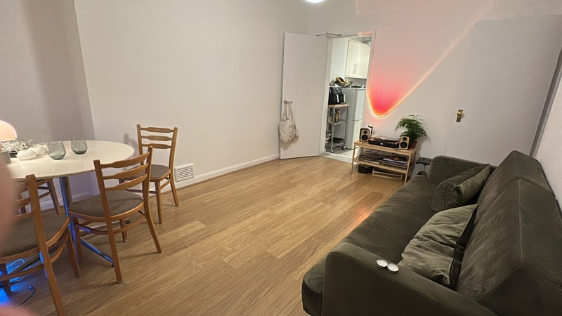 Room Wilmot Street in Greater London
