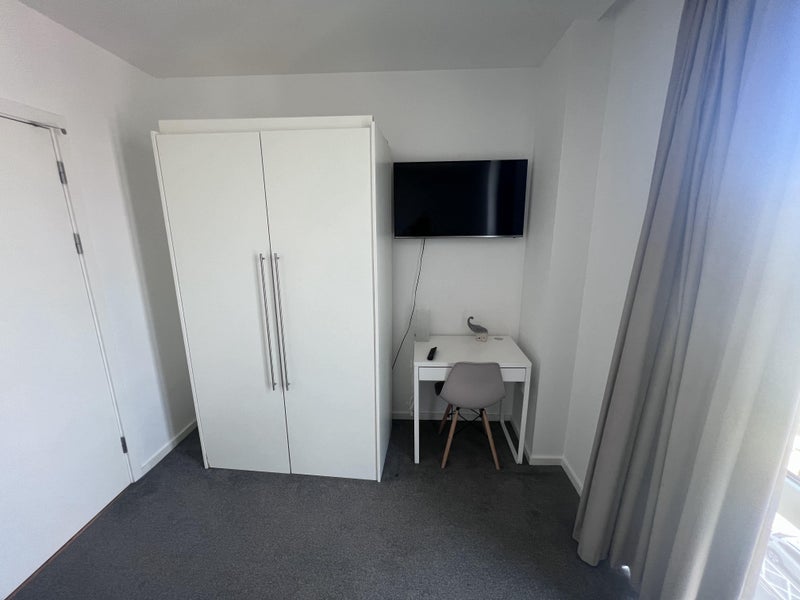 Room Sunrise Close in Greater London