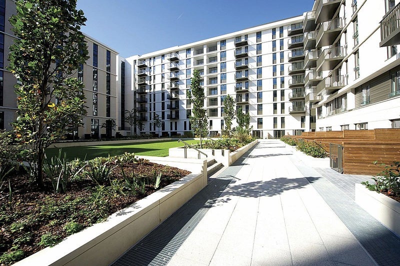 Room Sunrise Close in Greater London