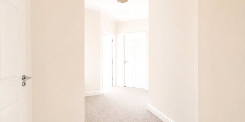 Flat Downham Road South in Heswall