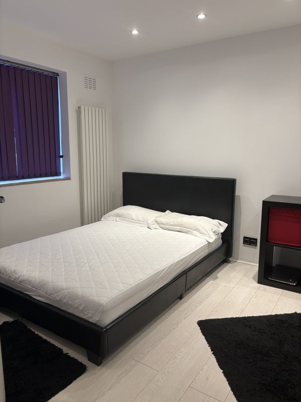 Room Victoria Road in Greater London