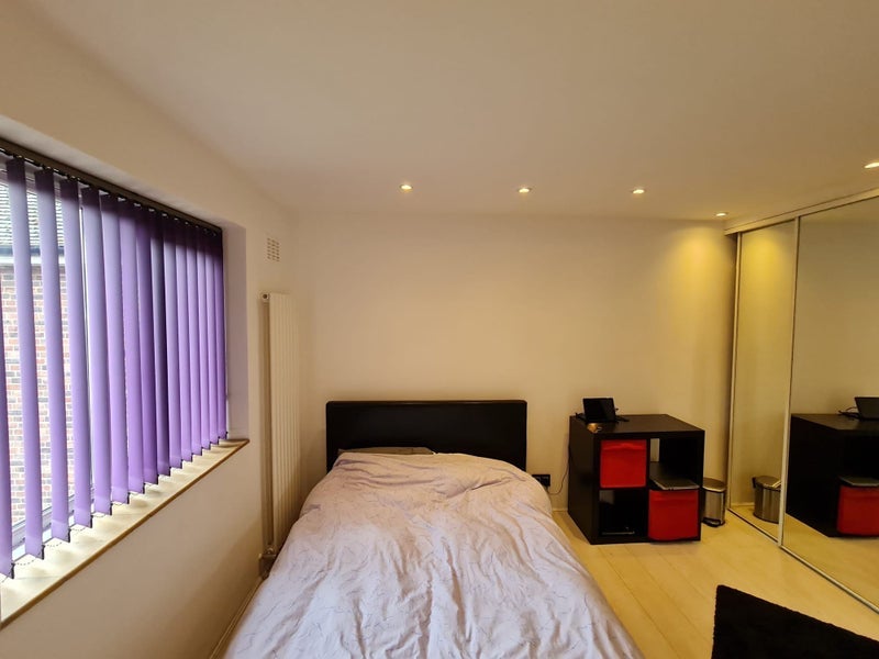 Room Victoria Road in Greater London