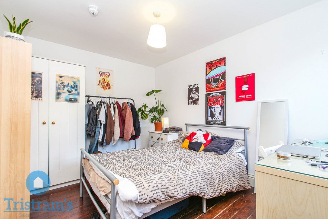 Room Johnson Road in Nottingham