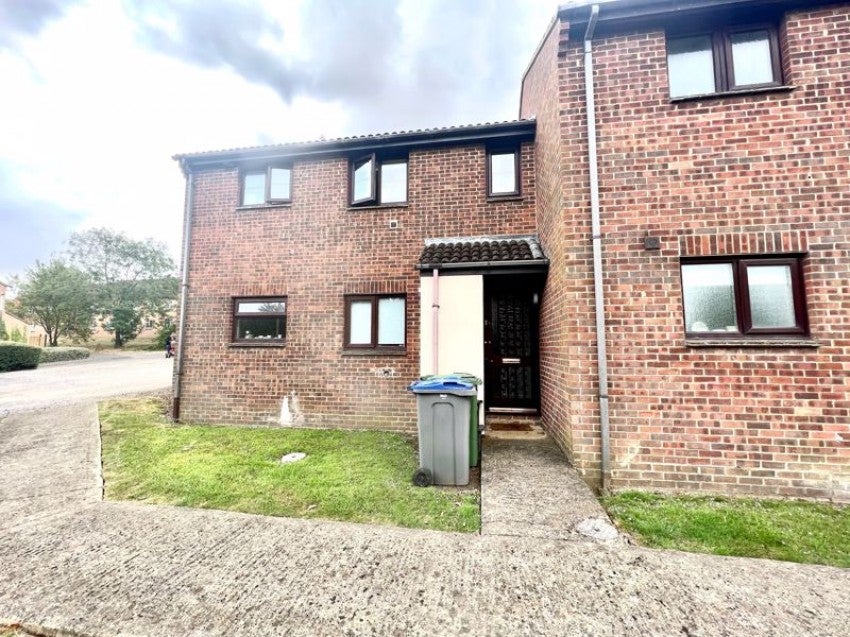 Flat Highgrove Close in Calne